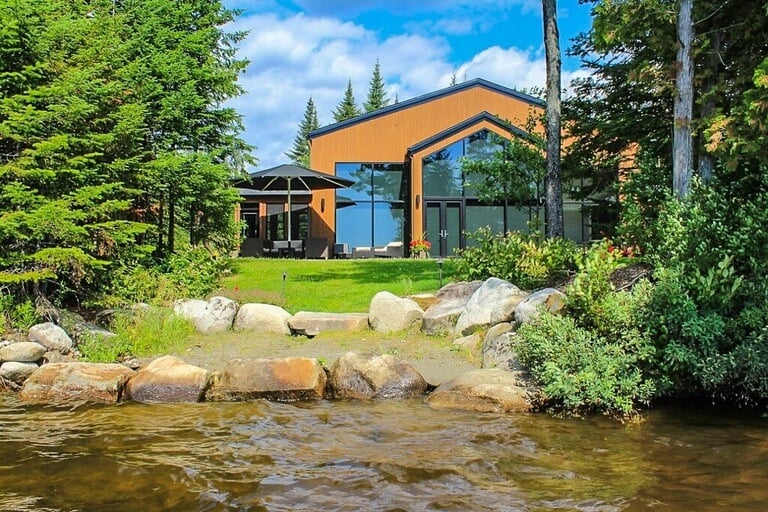 Chalets au bord de l’eau en Estrie