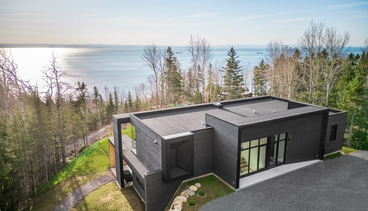 MonsieurChalets exclusive big chalet outdoor view fleuve saint-laurent